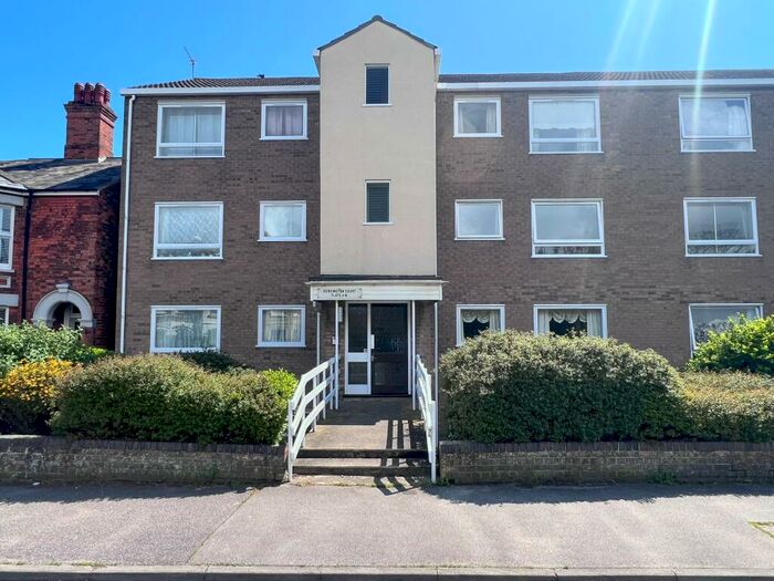 2 Bedroom Apartment To Rent In Kensington Court, London Road South, NR33