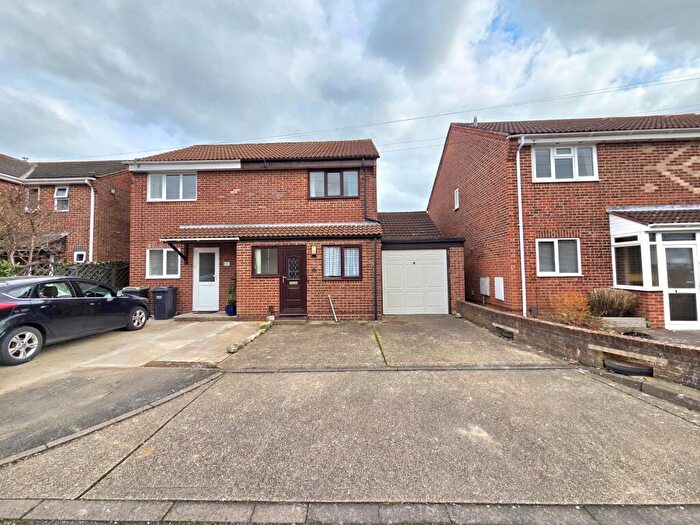 2 Bedroom House To Rent In Thetford Road, Gosport, PO12