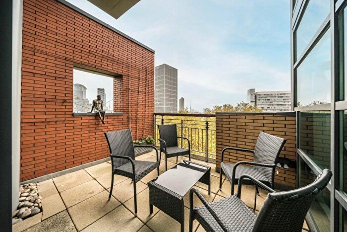 2 Bedroom Flat To Rent In City Road, London, EC1Y