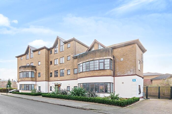 1 Bedroom Flat To Rent In Windmill Avenue, Southall, UB2