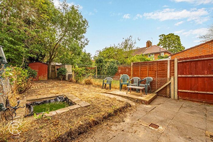 2 Bedroom Terraced House For Sale In Kennedy Path, London, W7