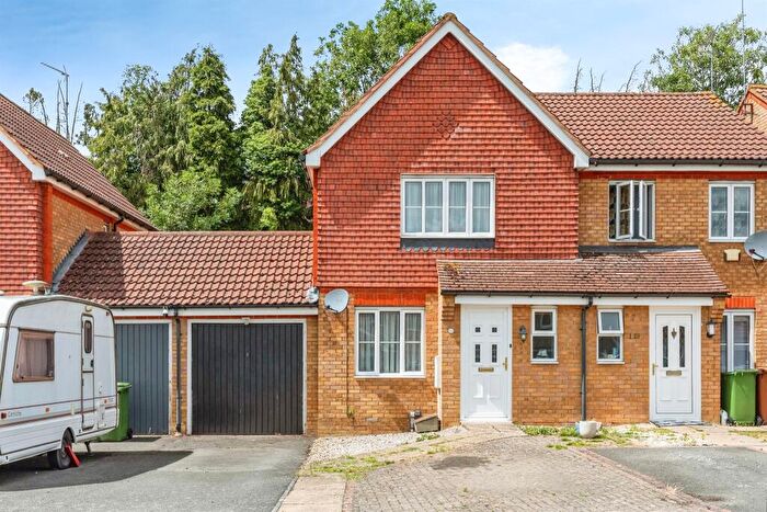 3 Bedroom Semi-Detached House For Sale In Butterfields, Wellingborough, NN8
