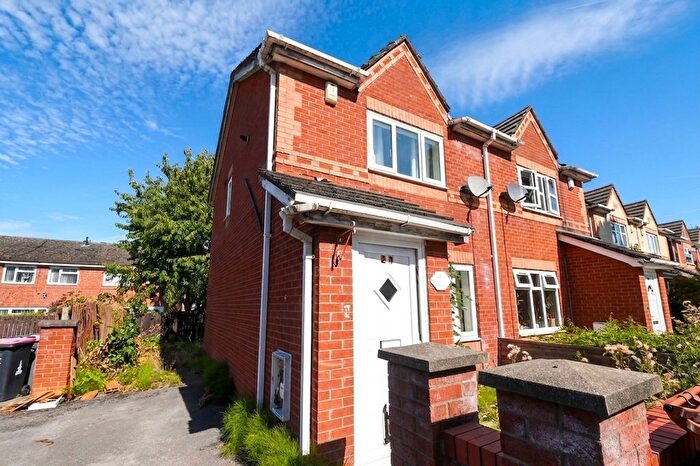 2 Bedroom Semi-detached House For Sale In Windmill Avenue, Salford, M5