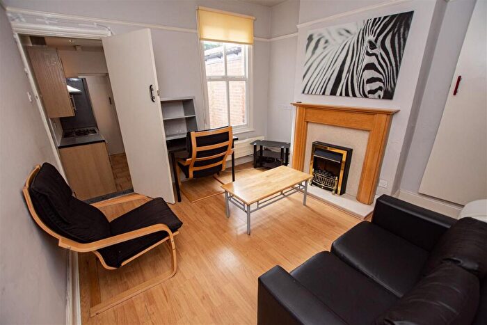 4 Bedroom House To Rent In Hubert Road, Birmingham, West Midlands, B29