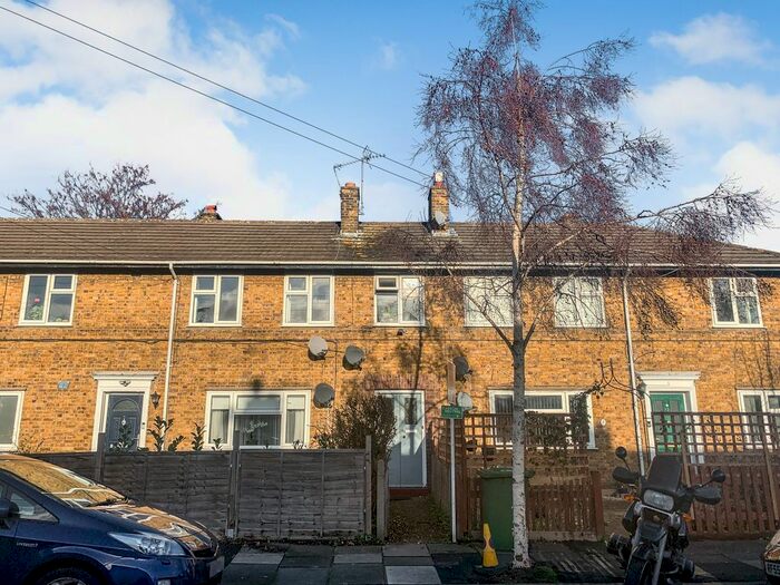 2 Bedroom Flat To Rent In Burdett Road, Richmond, TW9