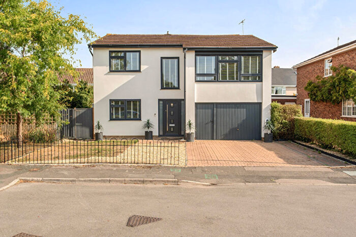 4 Bedroom Detached House For Sale In Dovetrees, Covingham, Swindon, SN3