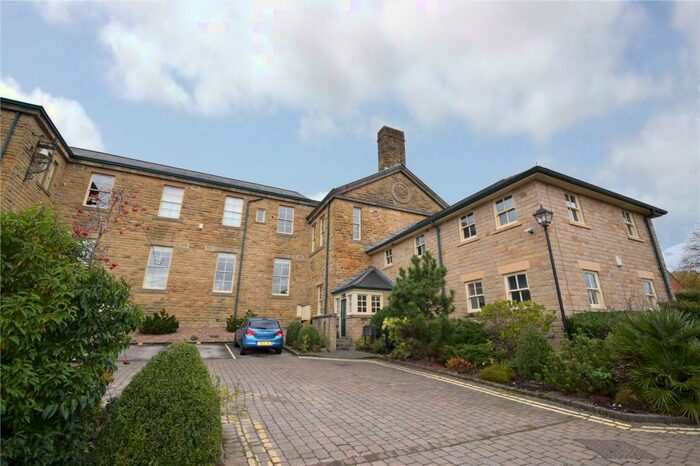 2 Bedroom Apartment To Rent In Stoneleigh Court, Shadwell Lane, Leeds, West Yorkshire, LS17
