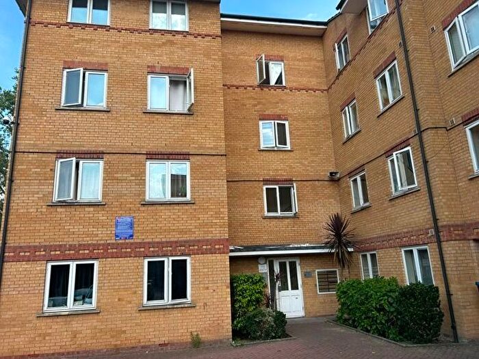 2 Bedroom Flat To Rent In Rushgrove Street, Woolwich, SE18