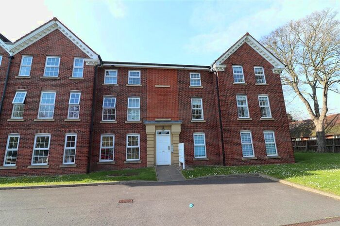 2 Bedroom Flat For Sale In Dunsley House, Hessle Road, Hull, HU4
