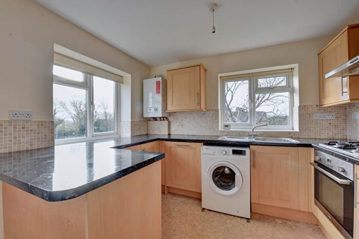2 Bedroom Flat To Rent In Bridge Avenue, Cookham, SL6