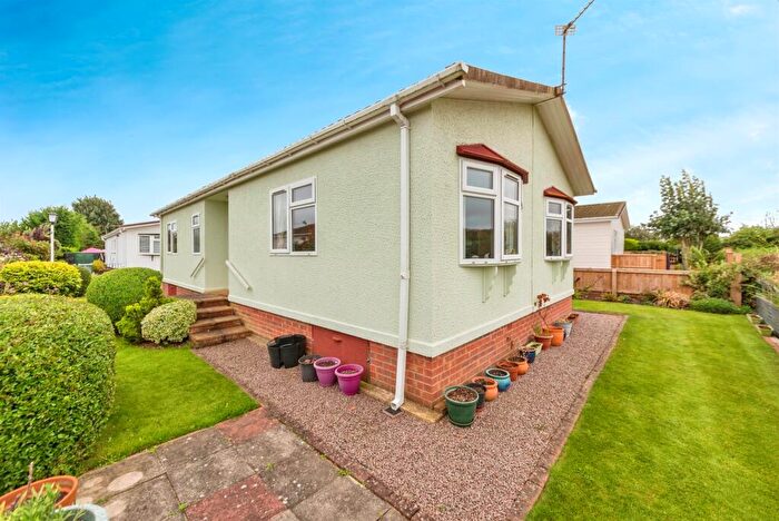 2 Bedroom Park Home For Sale In Allington Gardens, Allington, Grantham, NG32