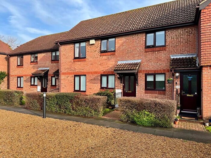 2 Bedroom Flat For Sale In Wantz Haven, Maldon, CM9