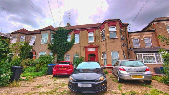 2 Bedroom Flat To Rent In Mansfield Road, Ilford, IG1