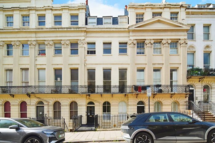 1 Bedroom Flat For Sale In Oriental Place, Brighton, BN1