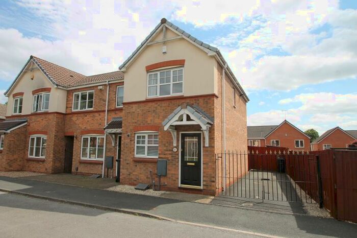2 Bedroom End Of Terrace House To Rent In Cherry Orchard, Cradley Heath, West Midlands, B64