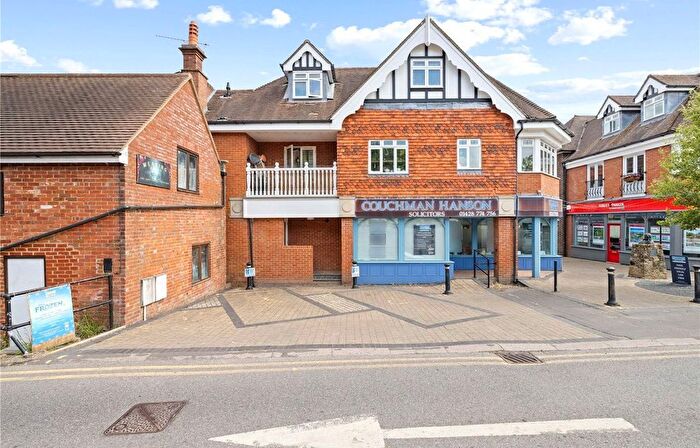 1 Bedroom Flat For Sale In Flat Tan Tivvy Court, West Street, Haslemere, Surrey, GU27