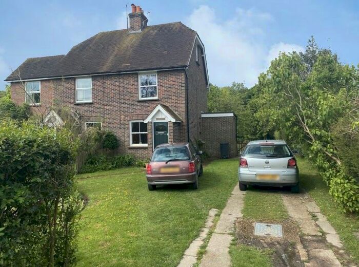 3 Bedroom Property For Sale In Jenleigh, Muddles Green, Chiddingly, Lewes, East Sussex, BN8