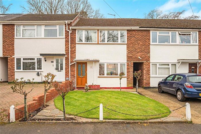 3 Bedroom Terraced House For Sale In Greenvale Road, Knaphill, Woking, Surrey, GU21