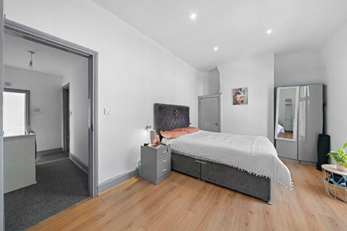 4 Bedroom Semi Detached House For Sale In Goschen Street, Liverpool, L13