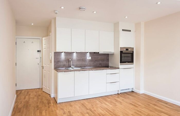 Studio To Rent In Wandsworth Road, London, SW8