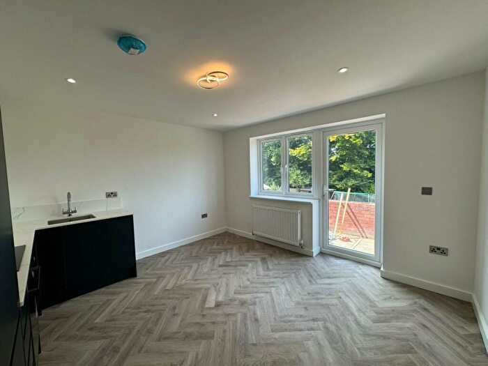 1 Bedroom Flat To Rent In Carverhill Road, High Wycombe, HP11