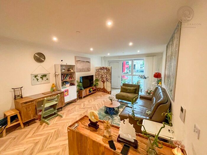 1 Bedroom Flat For Sale In Wheatfield Way, Kingston Upon Thames, Surrey, KT1
