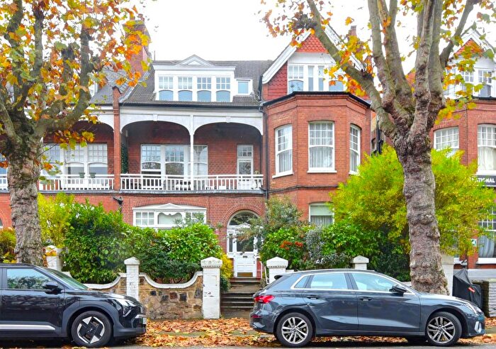 1 Bedroom Flat For Sale In Queens Avenue, Muswell Hill, N10