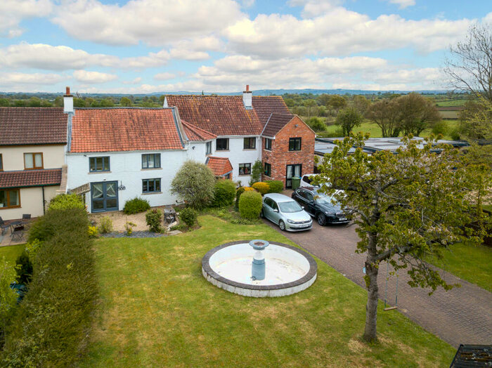 7 Bedroom Semi-Detached House For Sale In Hoopers Pool, Southwick, BA14
