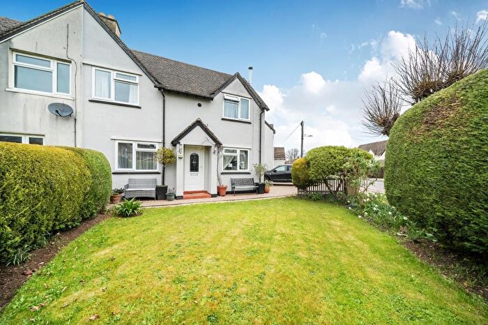 3 Bedroom Semi Detached House For Sale In Shipton Road, Woodstock, OX20