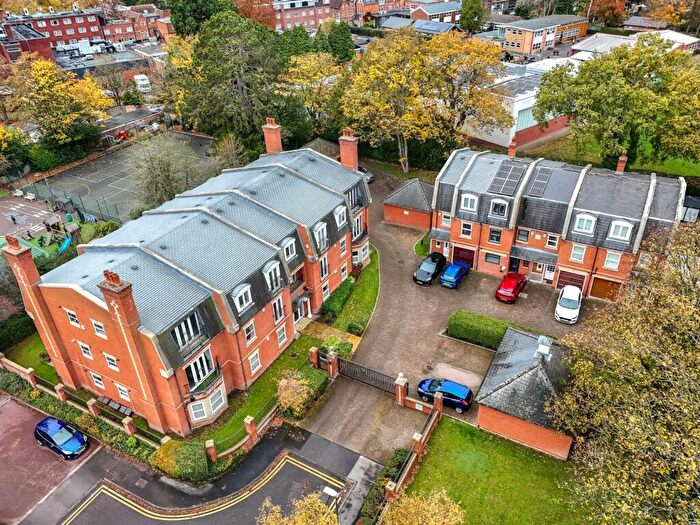 2 Bedroom Apartment For Sale In Kelvedon Grove, Solihull, B91
