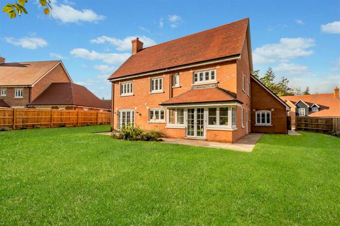 4 Bedroom Detached House For Sale In Badgers Walk, Ferndown, BH22