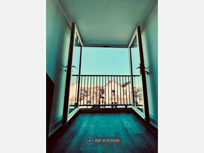 2 Bedroom Flat To Rent In Two Mile Hill Road, Bristol BS15