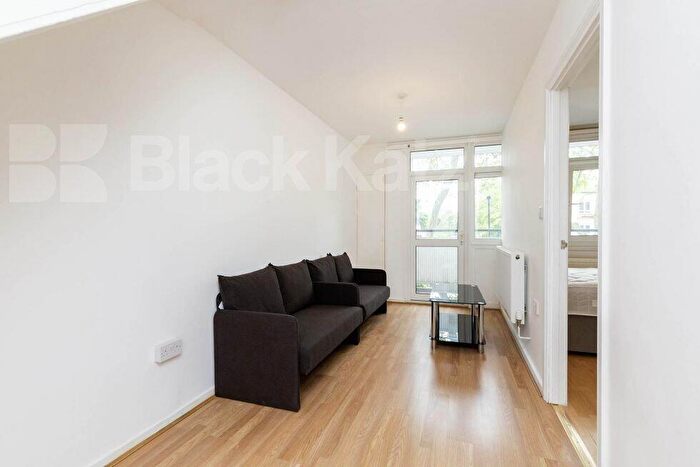3 Bedroom Flat To Rent In Hilldrop Road, Camden Road, N7
