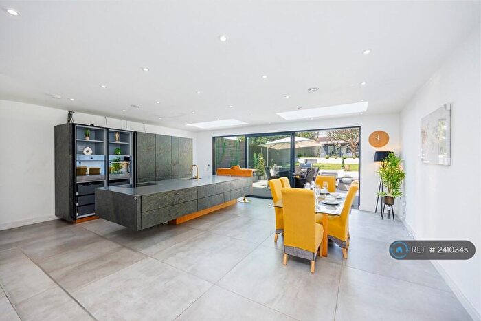 3 Bedroom Detached House To Rent In Charmouth Road, St. Albans, AL1