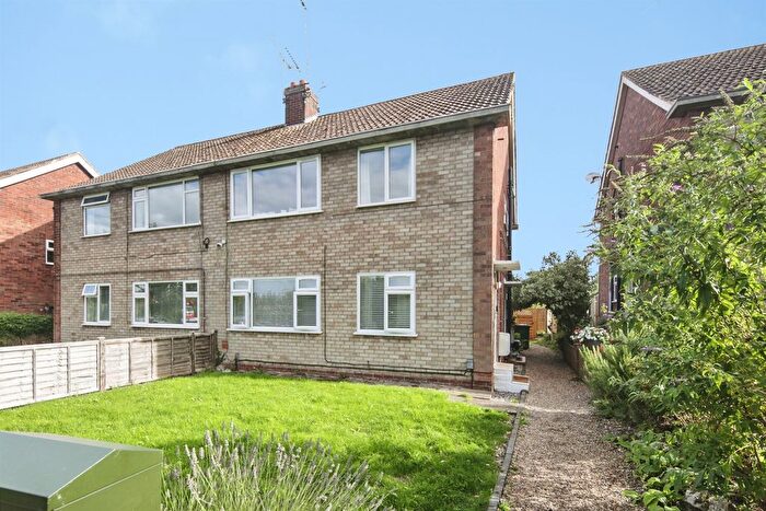 2 Bedroom Maisonette For Sale In Whateleys Drive, Kenilworth, CV8