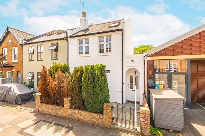 3 Bedroom End Of Terrace House For Sale In Russell Road, Wimbledon, SW19
