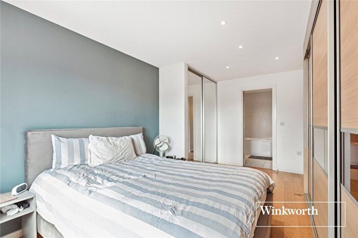 1 Bedroom Flat To Rent In Peacock Close, London, NW7