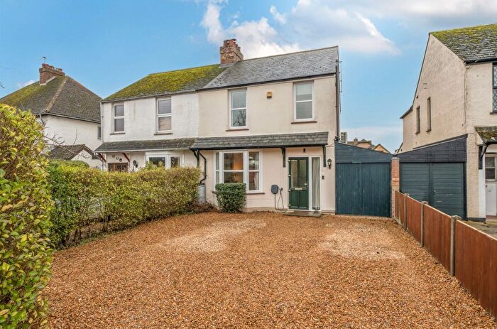 3 Bedroom Semi-Detached House For Sale In Ridge Road, Bedford, MK43