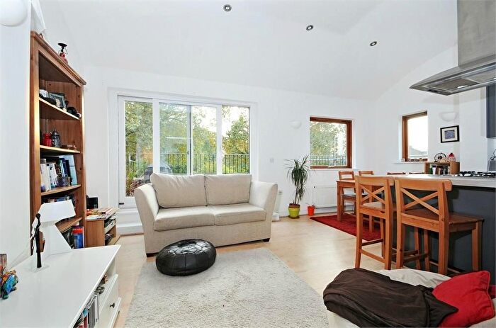 1 Bedroom Flat To Rent In Hithe Grove, London, SE16