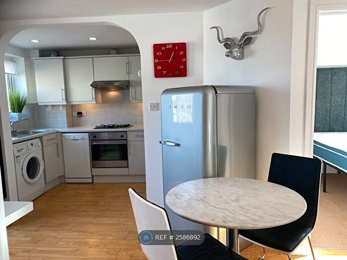 1 Bedroom Flat To Rent In Valley Gardens, Colliers Wood, SW19