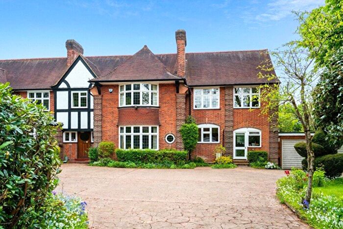 4 Bedroom House To Rent In Burkes Road, Beaconsfield, HP9
