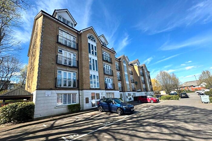 2 Bedroom Apartment To Rent In Beverley Mews, Crawley, RH10