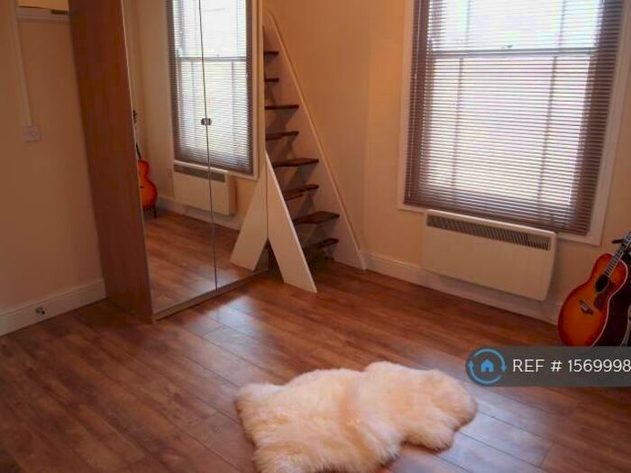 Studio To Rent In (Jt), London, N19