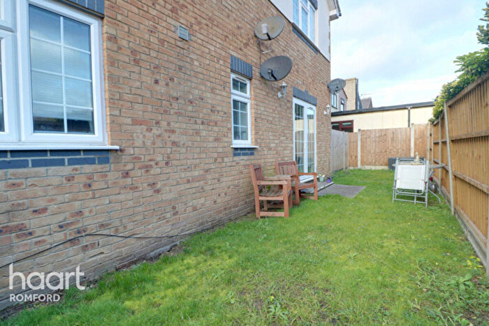 1 Bedroom Apartment To Rent In George Street, Romford, RM1