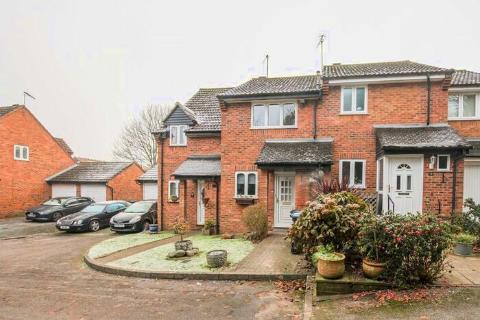 2 Bedroom Property To Rent In Chapel Croft, Northchurch, Berkhmsted, HP4