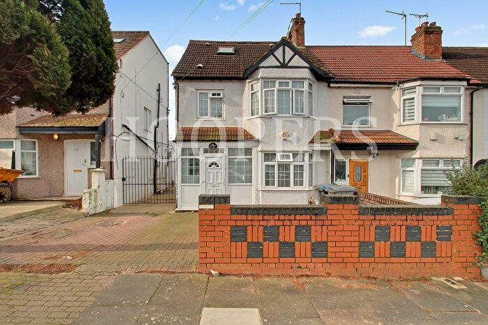 4 Bedroom Terraced House For Sale In Randall Avenue, London, NW2