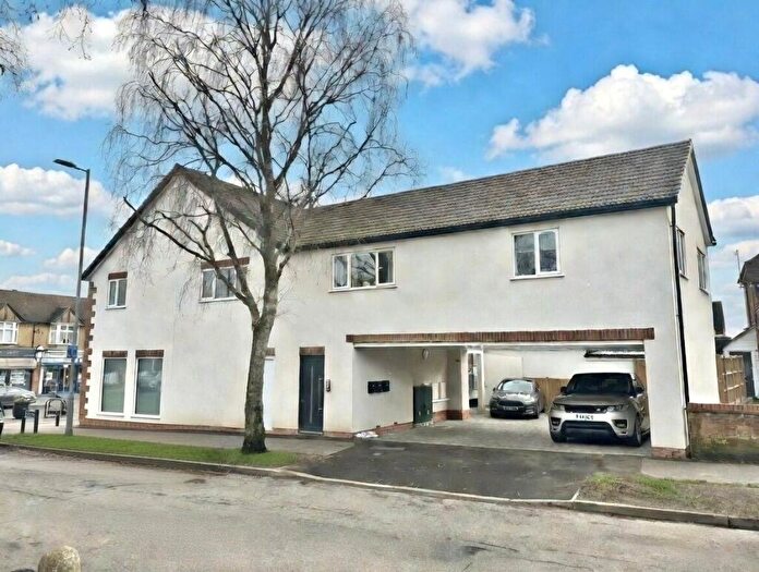 1 Bedroom Apartment To Rent In High Street, Bovingdon, Hemel Hempstead, HP3