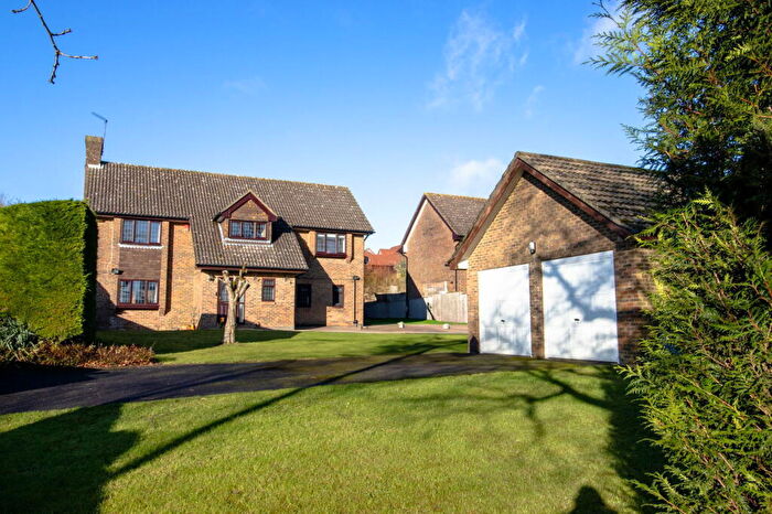 4 Bedroom Detached House For Sale In The Dene, Ropley, Alresford, SO24