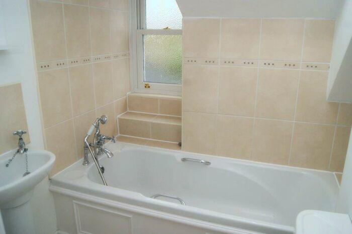 1 Bedroom Flat To Rent In Winchester Road, Chandlers Ford, Eastleigh, Hampshire, SO53