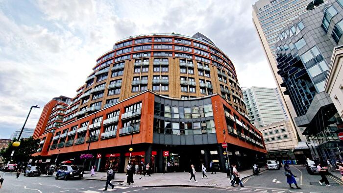 1 Bedroom Flat To Rent In Praed Street, London, W2